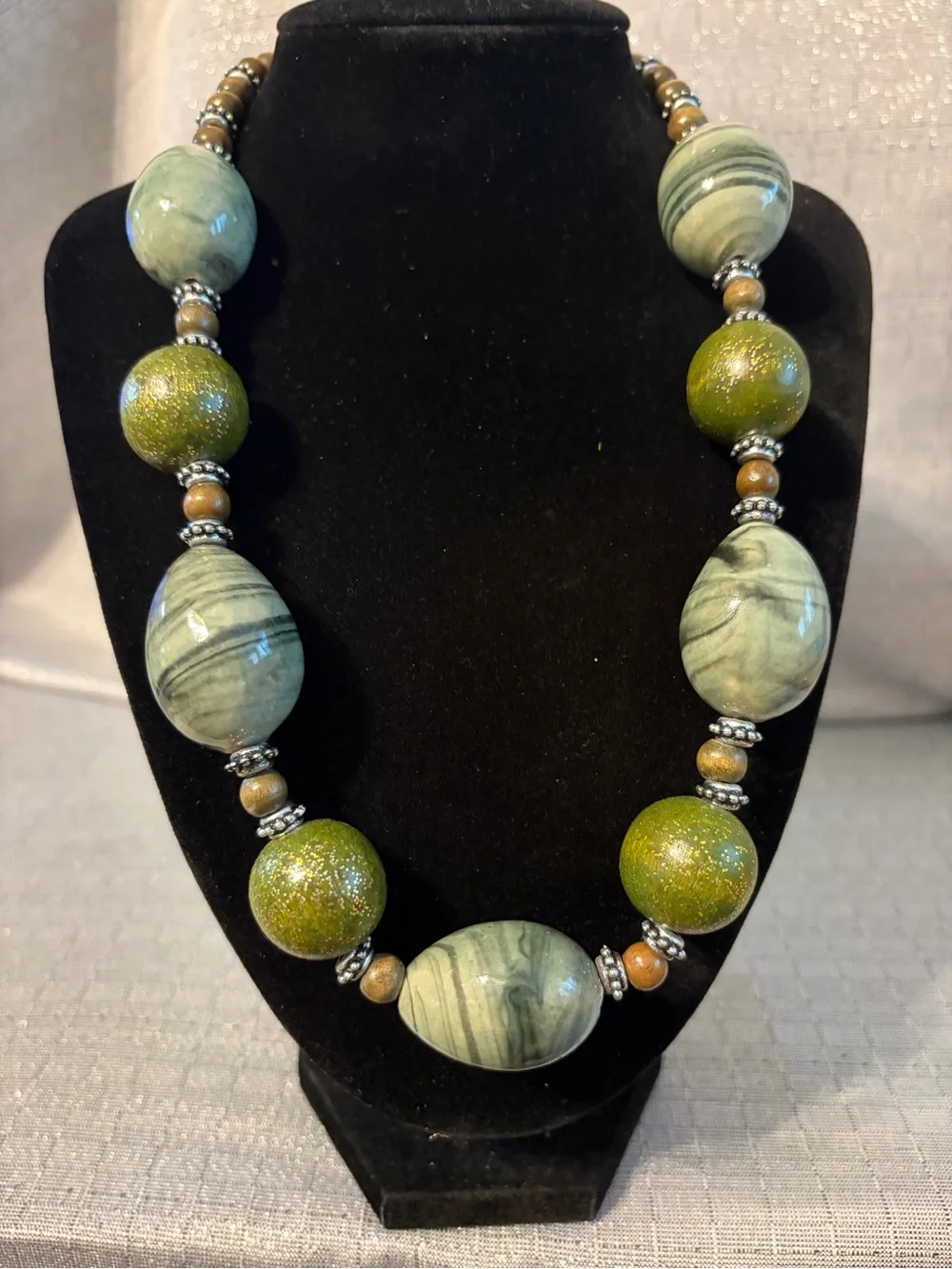 Green Marble and Glitter Bead Statement Necklace - Women Jewelry